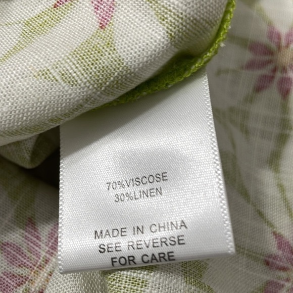 Mod Cloth Floral Linen Top - Picture 14 of 16
